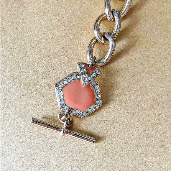 Francesca’s Art Deco Inspired Clasp Bracelet - Picture 3 of 3